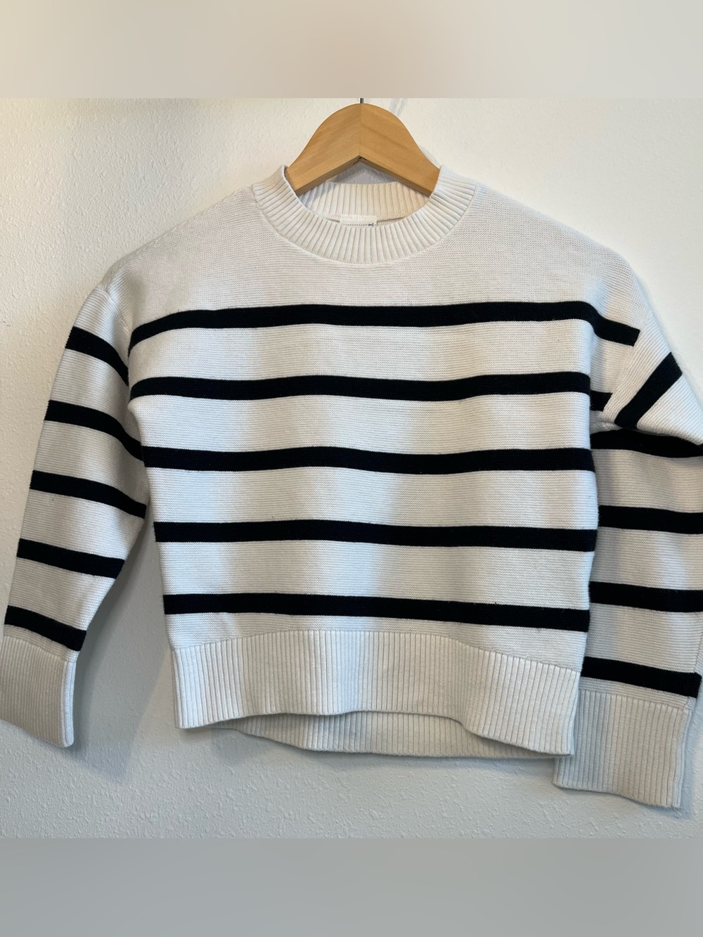 Abercrombie Kids Striped Crewneck Knit Sweater in White/Black